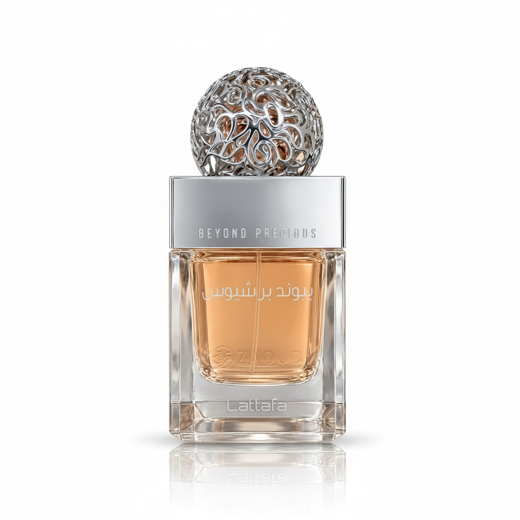 Lattafa Beyond Precious Eau de Parfum 100 ml transparante fles met zilveren filigraandop
