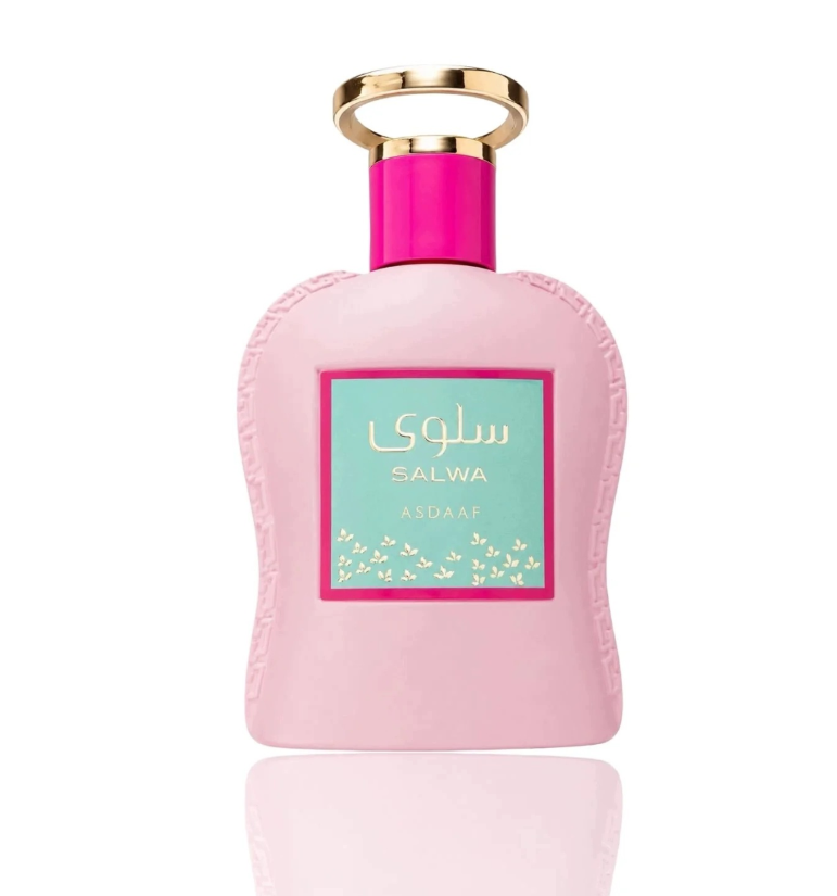 Asdaaf Salwa Eau de Parfum 100 ml roze fles met goudkleurige ringdop op witte achtergrond