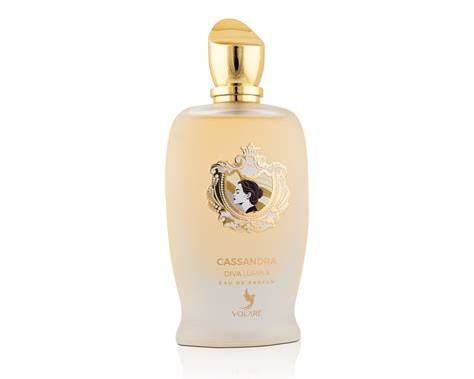 Cassandra Diva Lumina Eau de Parfum van Volaré, lichte parfumfles met gouden dop.